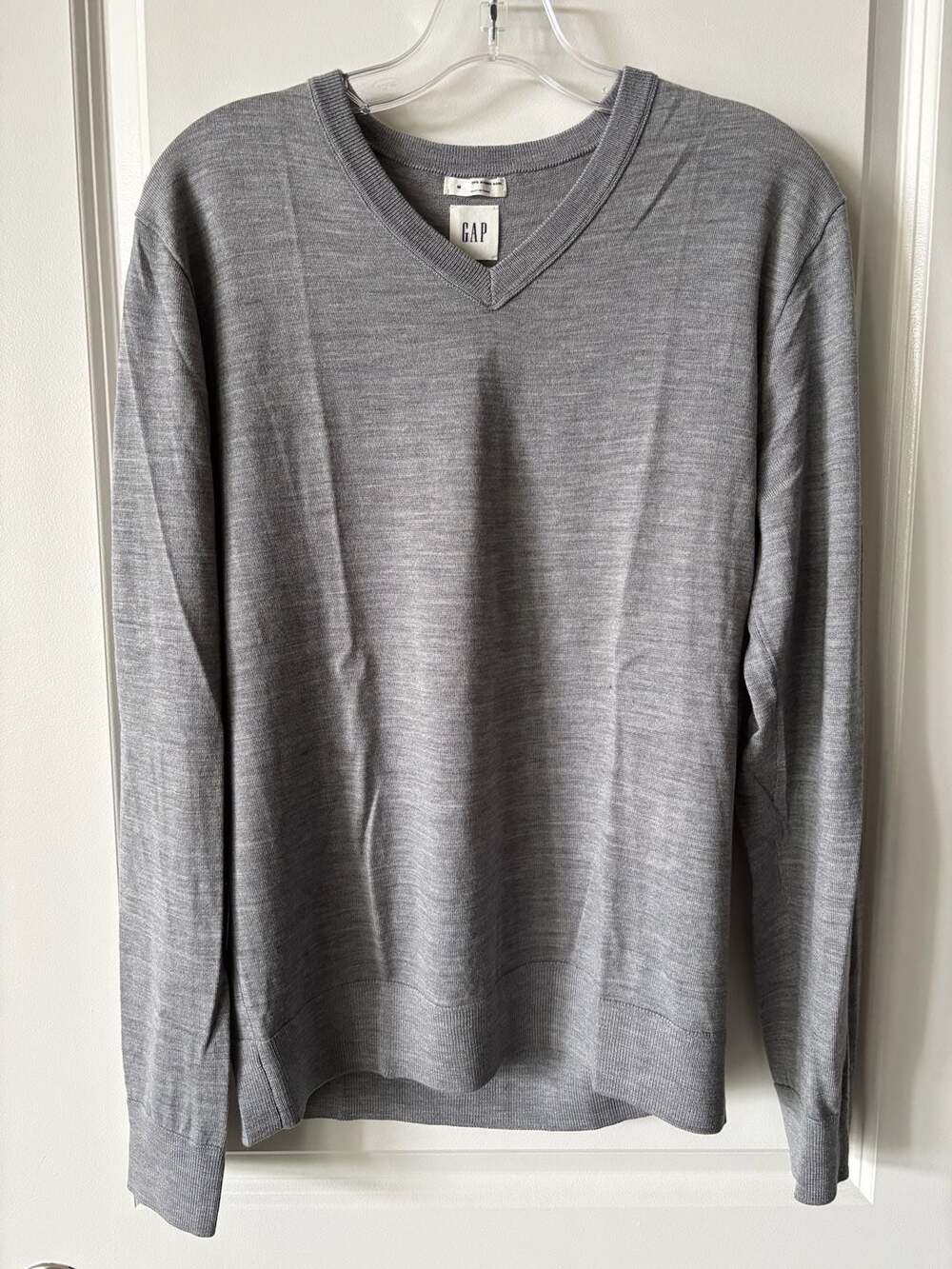 Gap Merino Vee OC Hthr Grey 100% Merino Extra Fine Wool V-Neck Sweater Size M